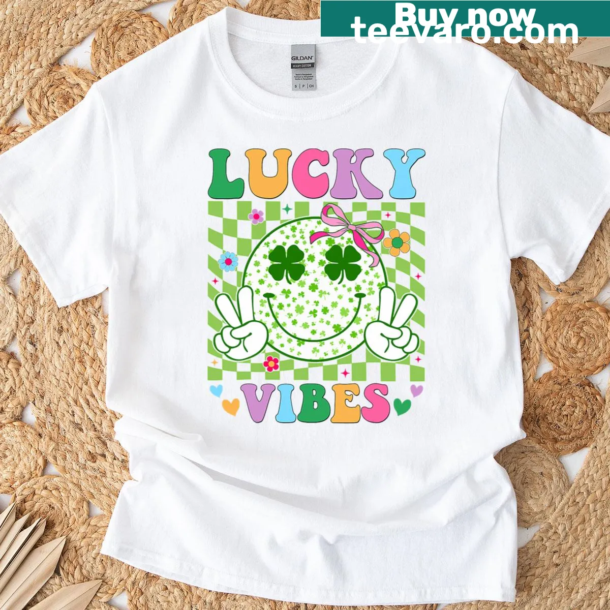 Kids T-shirt with shamrock design for St. Patrick's Day — on a men's t-shirt