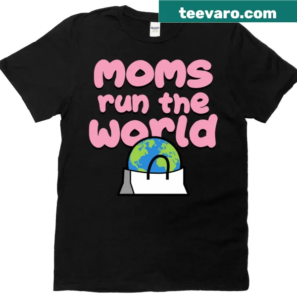 Typographic 'Moms Run The World' T-shirt