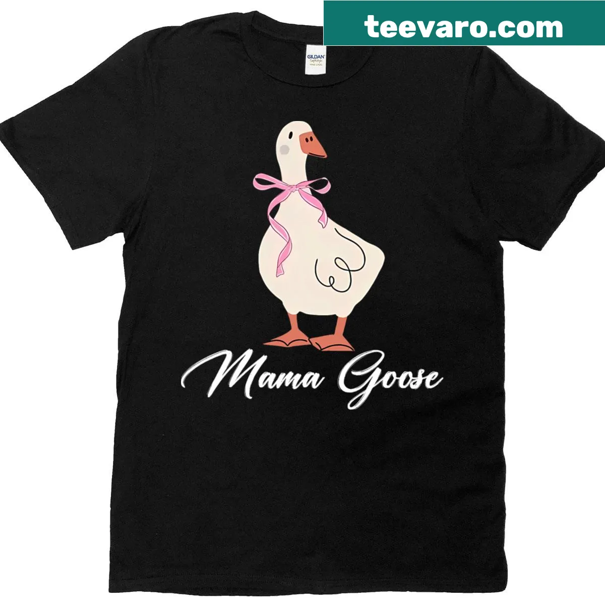 Cute illustration of daddy and mama goose on a family T-shirt — on a men's t-shirt