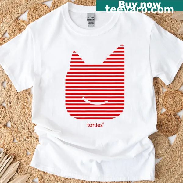 Minimalist striped logo t-shirt with a clean design