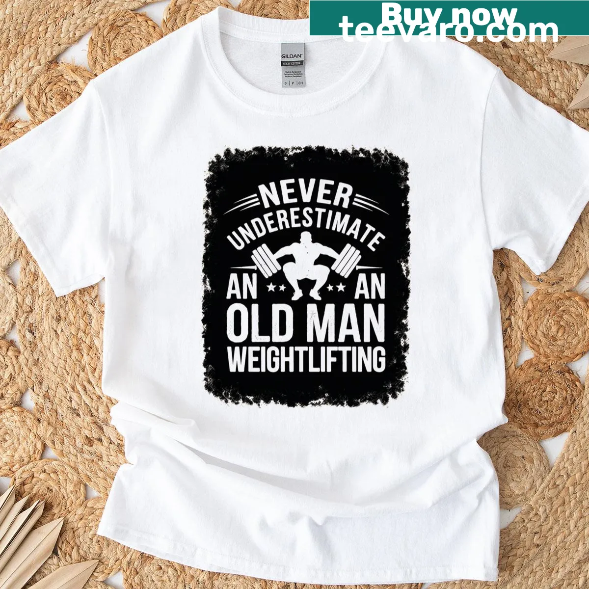 T-shirt with the slogan 'Never Underestimate An Old Man' printed — on a men's t-shirt