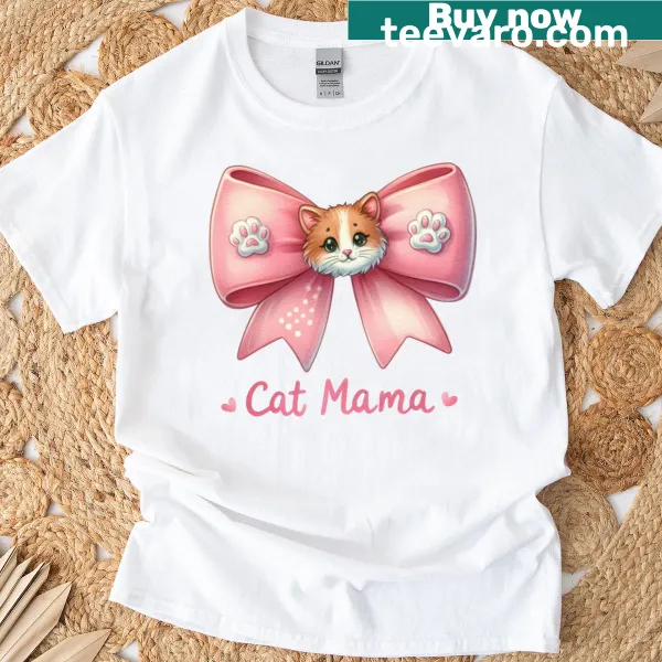 Cat Mama t-shirt with playful typography design