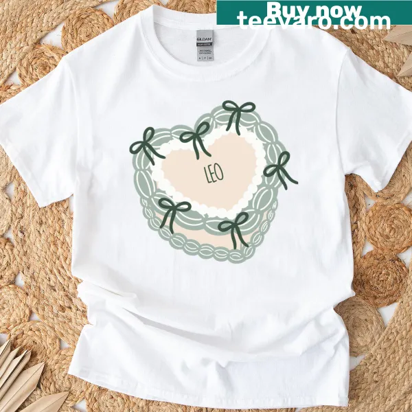 Cartoon t-shirt featuring a retro heart cake design with bows