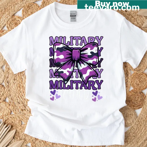 Camo print T-shirt with coquette bow illustration for kids
