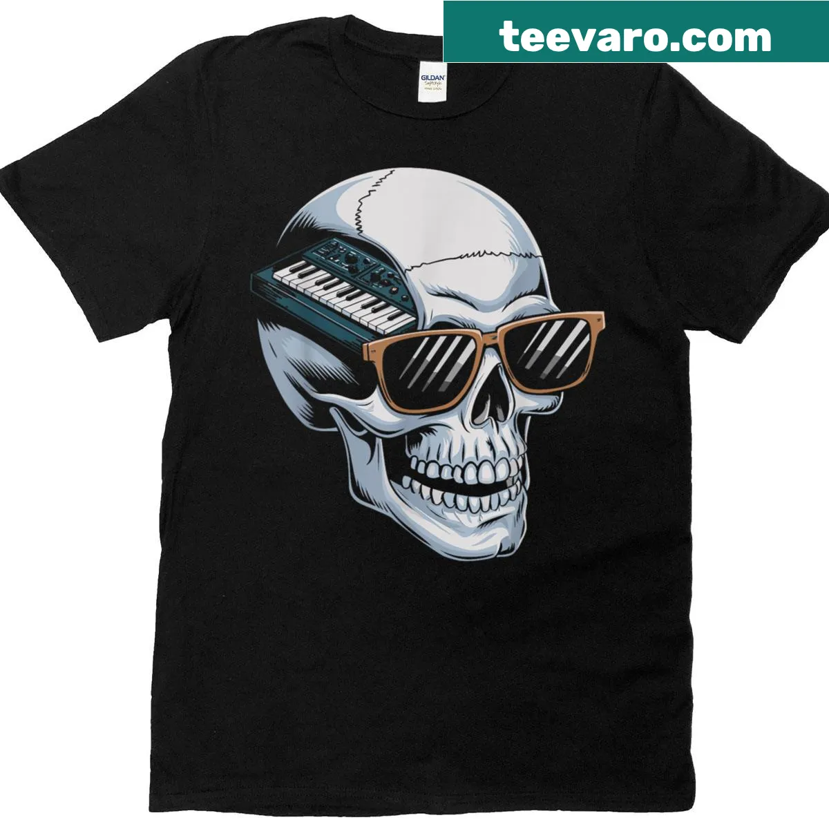 Illustration of a skull filled with modular synthesizer components on a shirt. — on a men's t-shirt