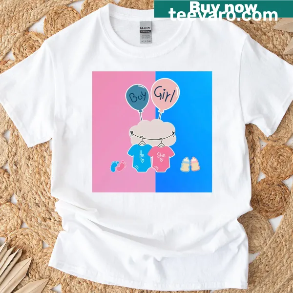 Gender-neutral baby t-shirt with playful design elements