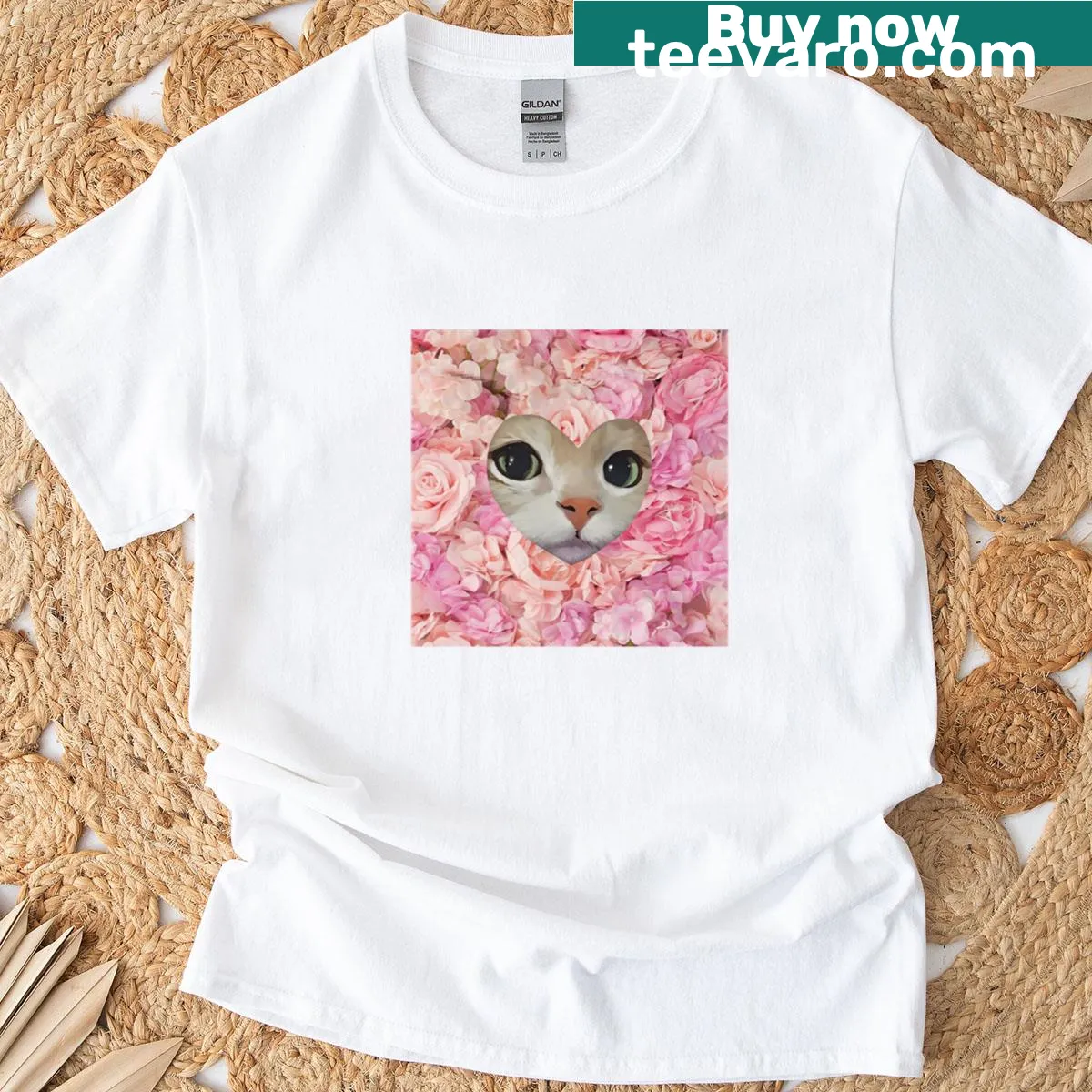 Heart-shaped floral design with an adorable kitty in pink on a t-shirt — on a men's t-shirt