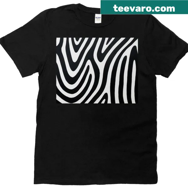 Oversized t-shirt with bold typography about leadership