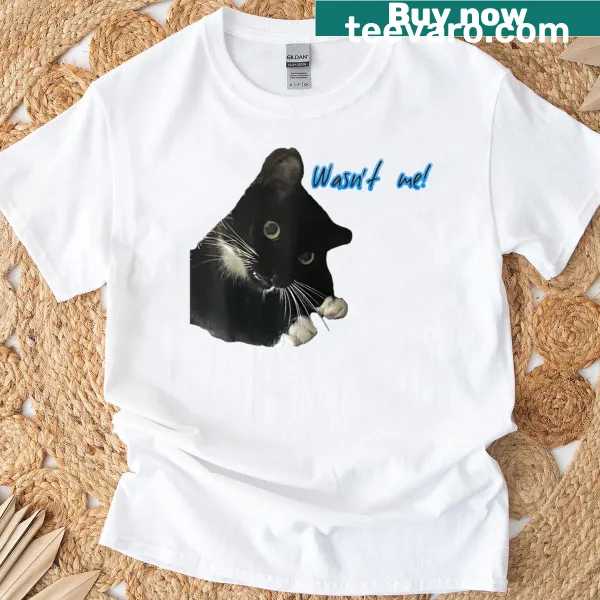 Cartoon T-shirt with humorous 'Sparky Cat Wasn't Me' design