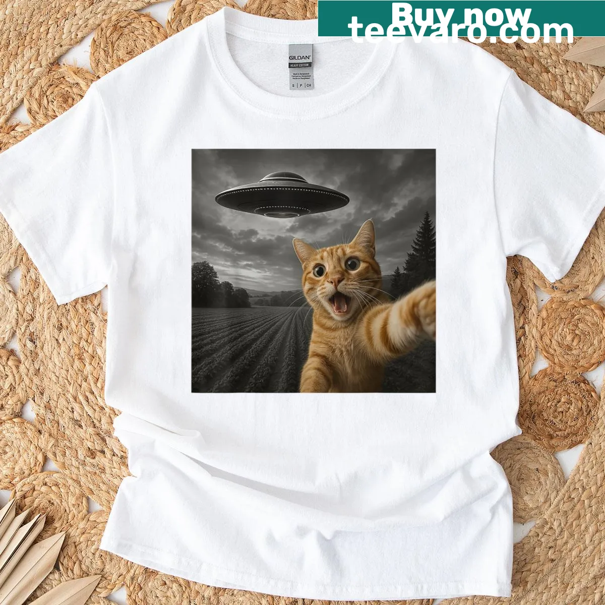 Cartoon of a cat taking a selfie with an alien in a UFO — on a men's t-shirt