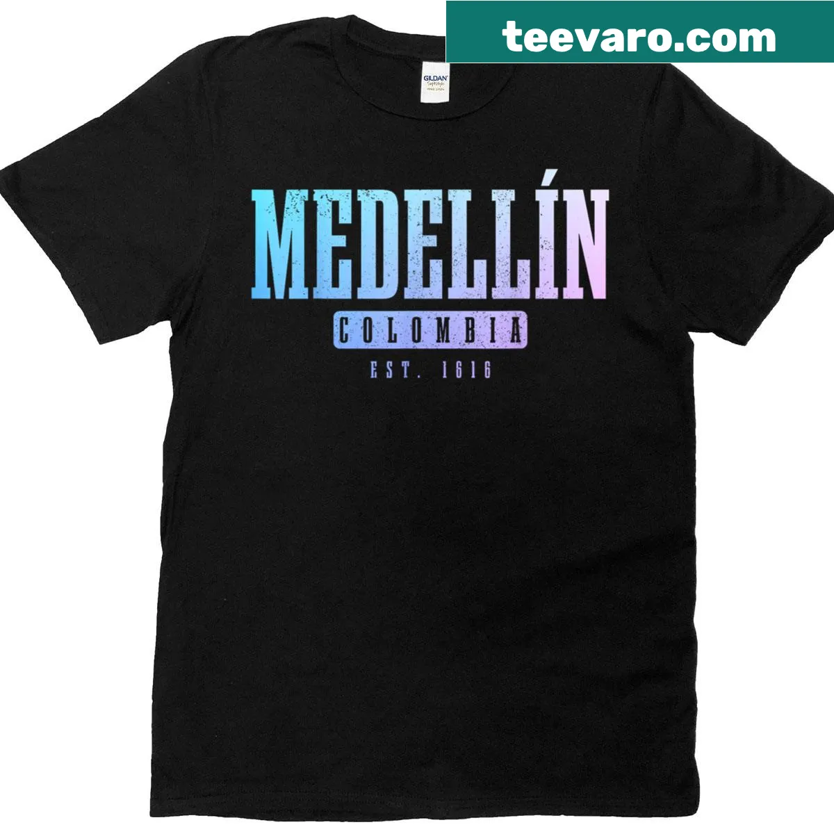 Illustration celebrating Medellin pride and Colombian culture on t-shirt — on a men's t-shirt