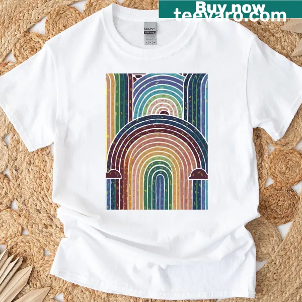 T-shirt with an illustration of a rainbow and clouds
