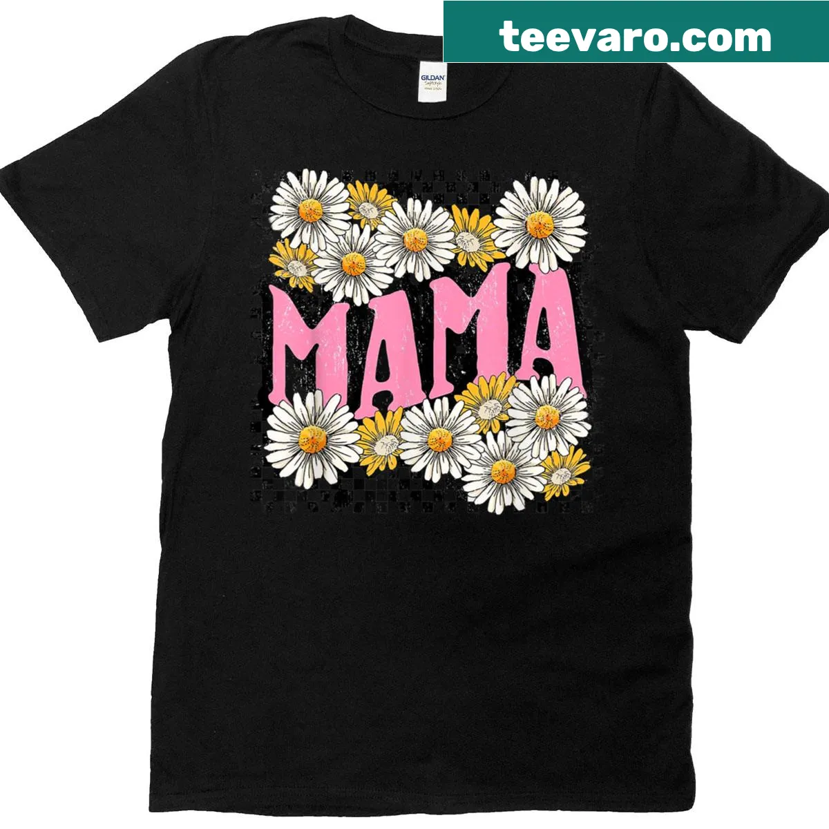 Retro checkered T-shirt with daisy wildflower graphic for moms — on a men's t-shirt