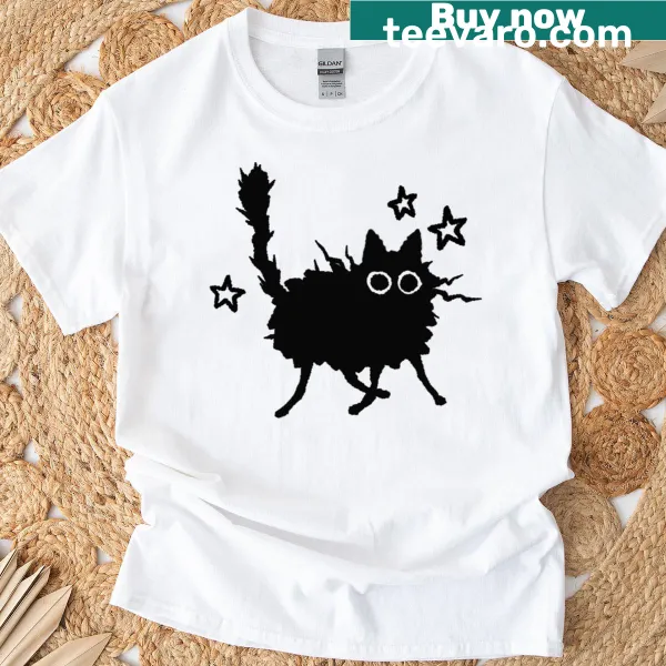 Cartoon T-shirt of a scared tomcat under a starry sky