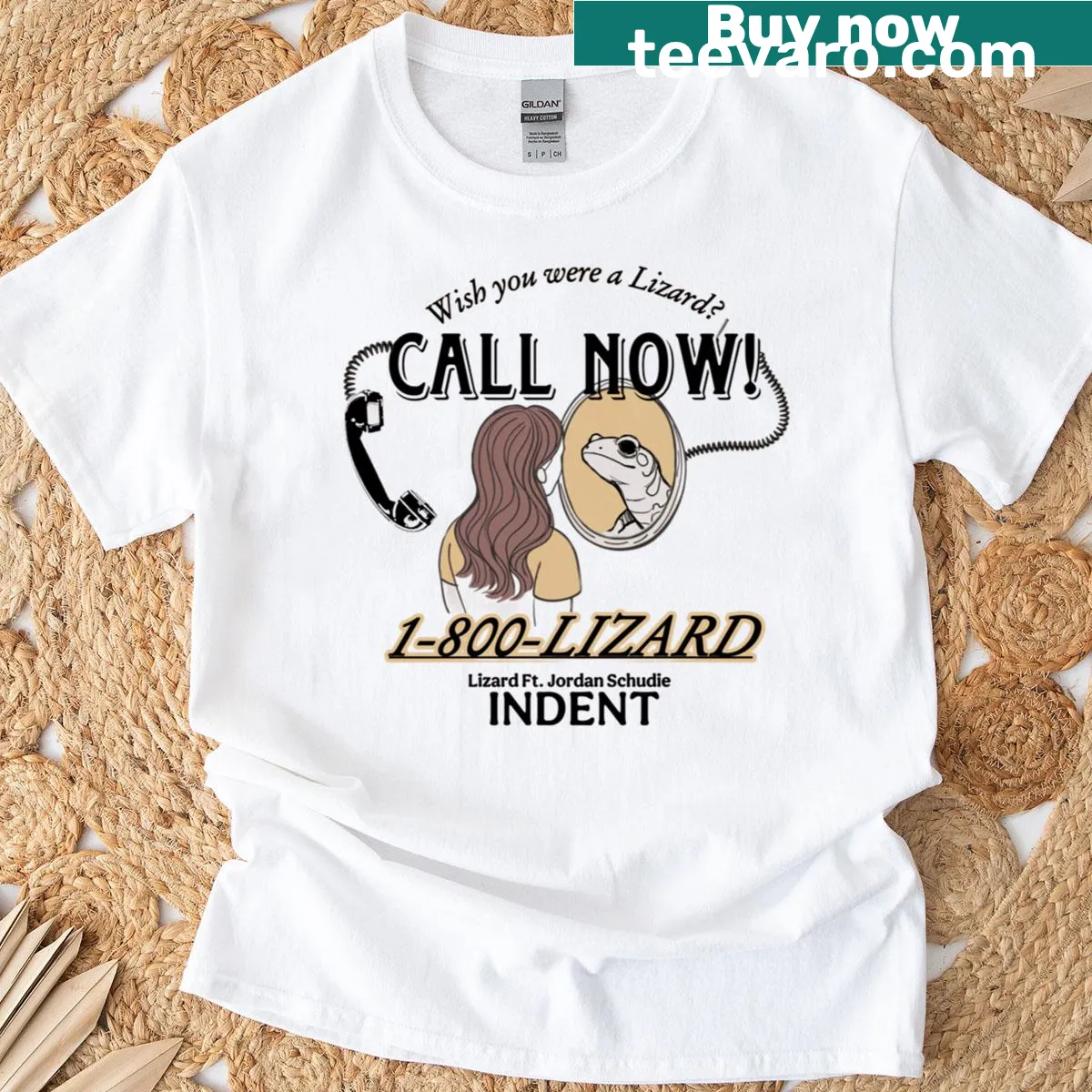 Cartoon lizard graphic on a T-shirt — on a men's t-shirt