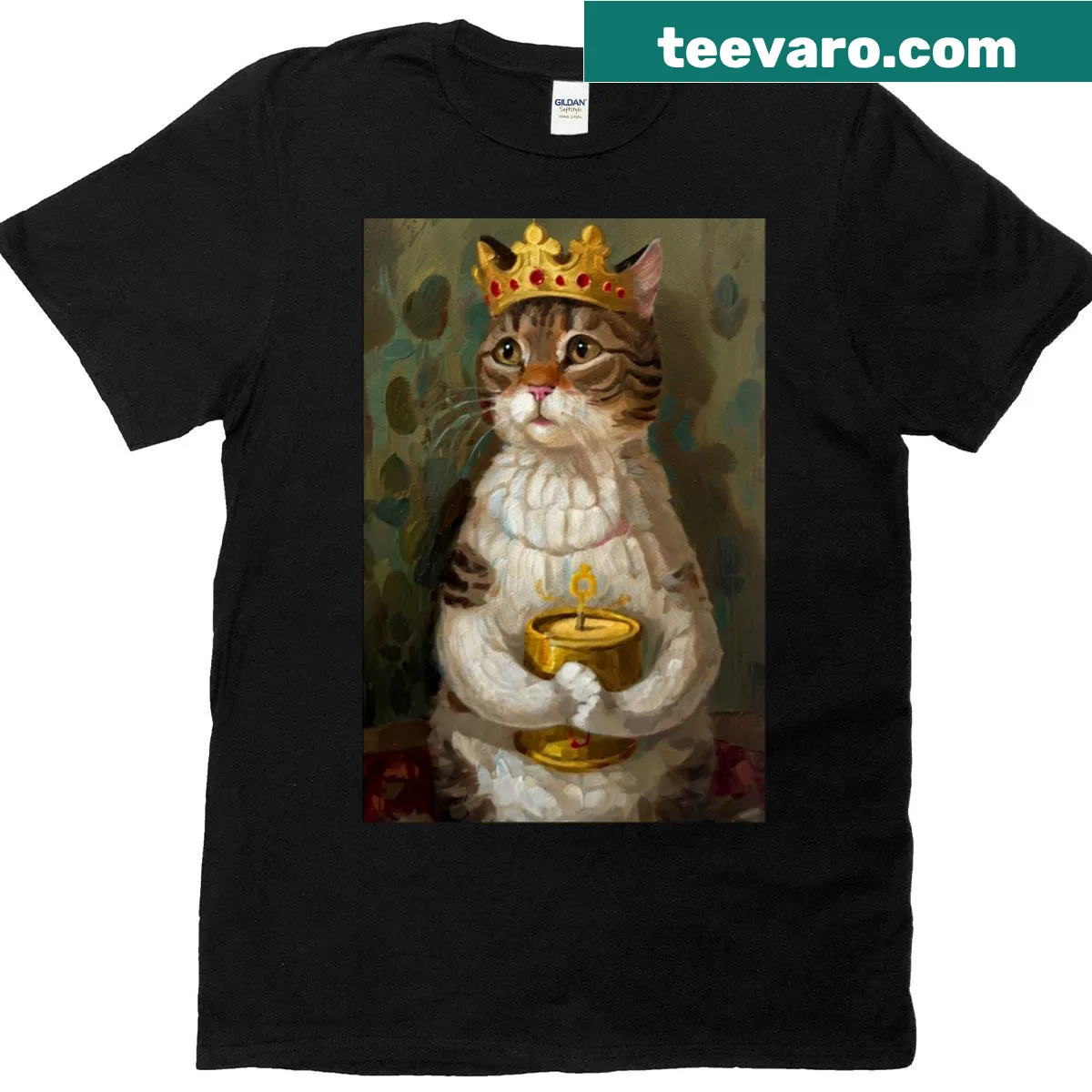 Illustrated cat wearing a crown on a playful T-shirt — on a men's t-shirt