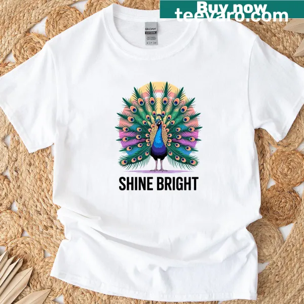 Charming peacock graphic T-shirt showcasing the beauty of the bird