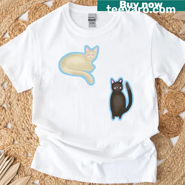 Charming T-shirt featuring a graphic of two cats