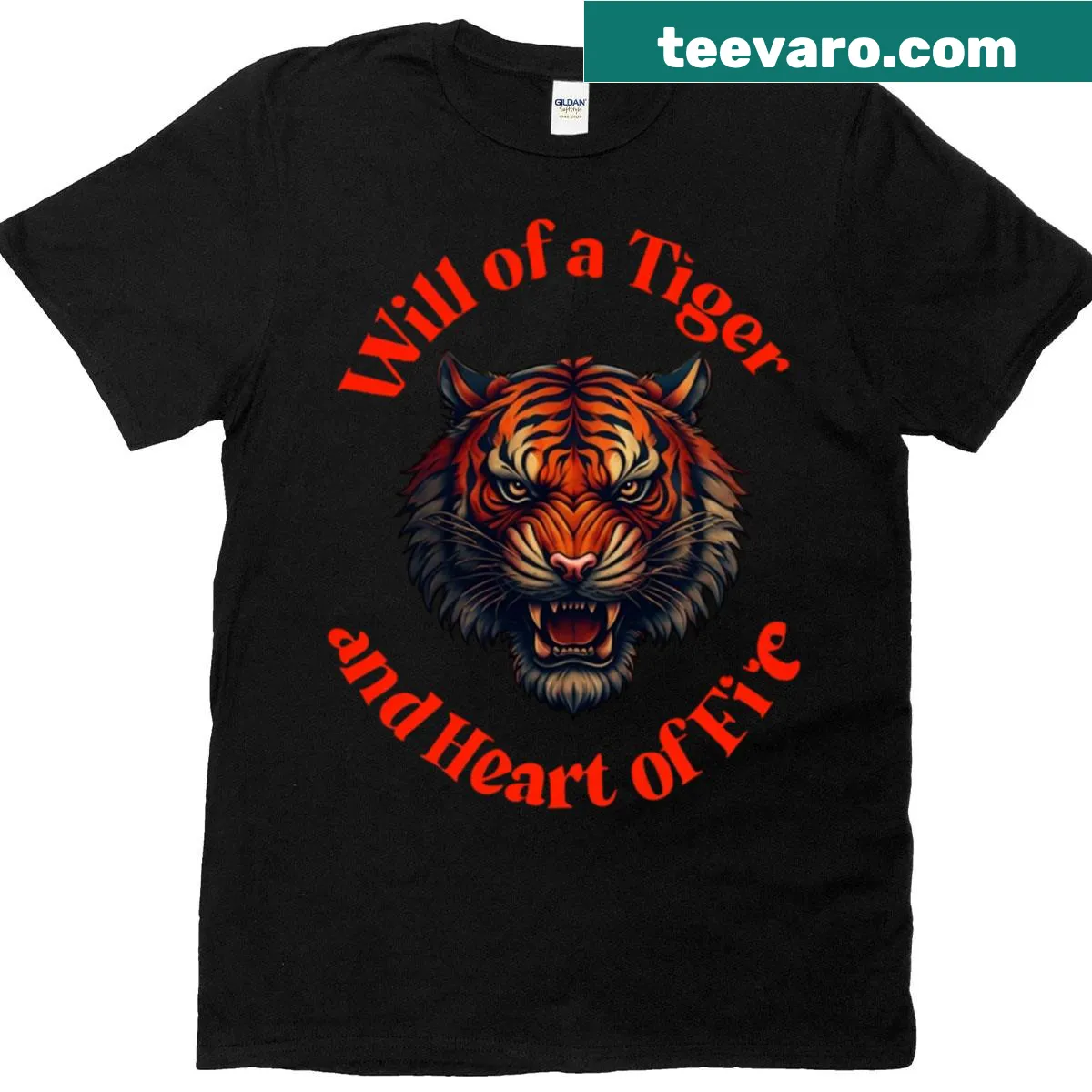 Oversized t-shirt with a bold illustration of a tiger head — on a men's t-shirt