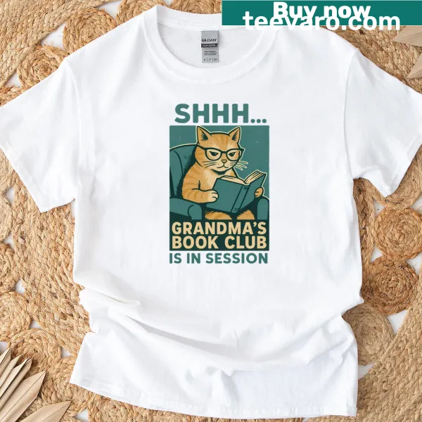 Illustration of a cat with books on a t-shirt