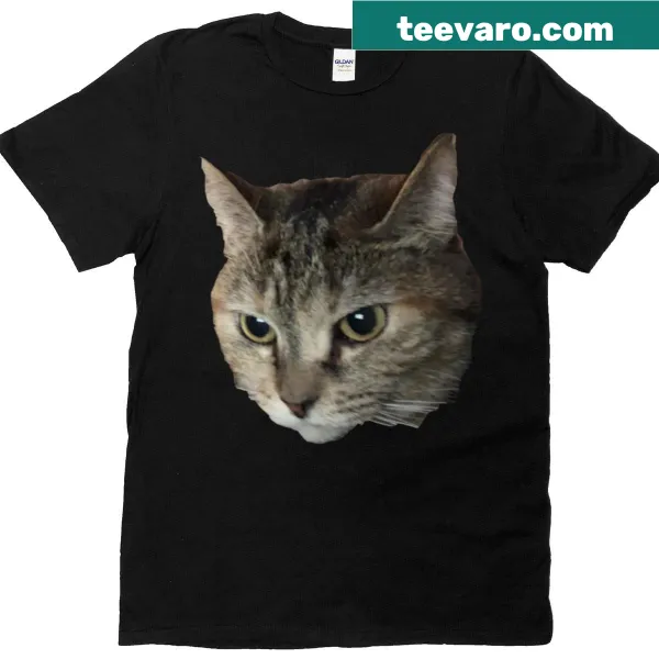 Oversized t-shirt with a loving cat-themed message