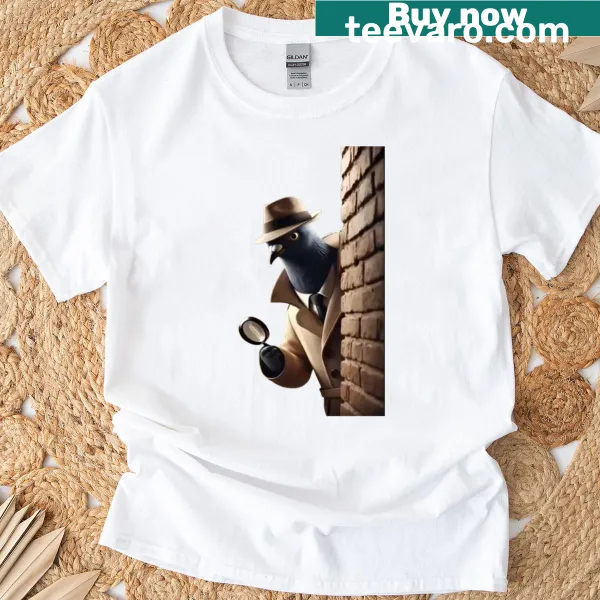 T-shirt featuring the phrase 'Spioniro Golubiro'