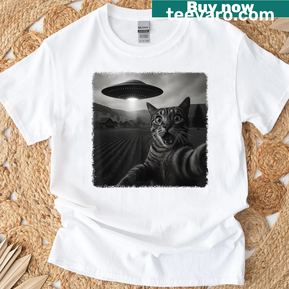 Cat taking a selfie with an alien in a UFO graphic T-shirt — on a men's t-shirt