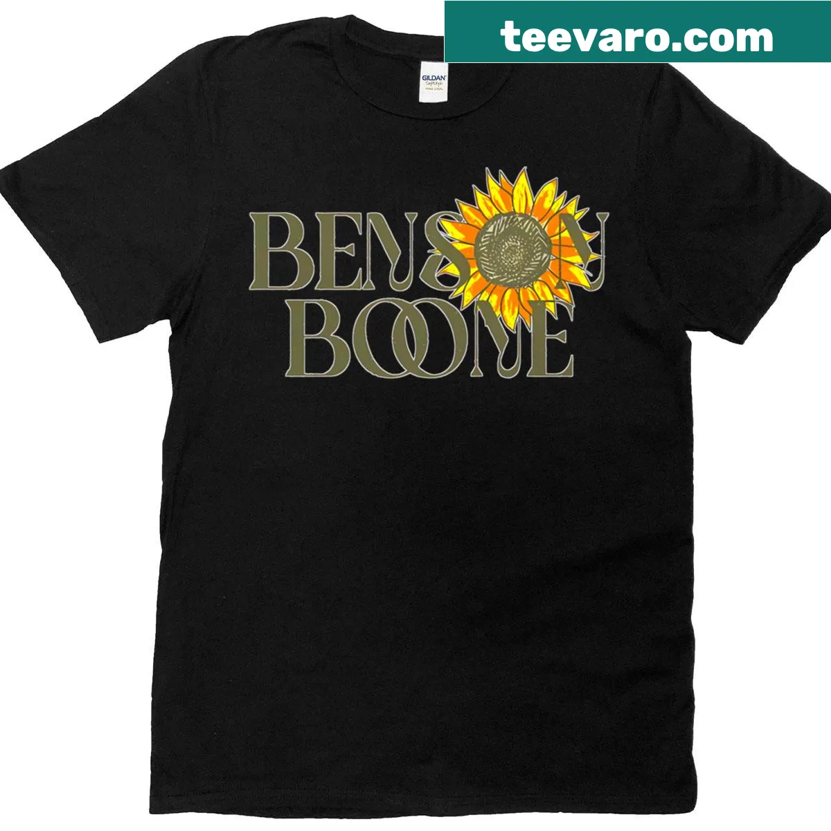 Vintage-inspired pop musician graphic on t-shirt — on a men's t-shirt
