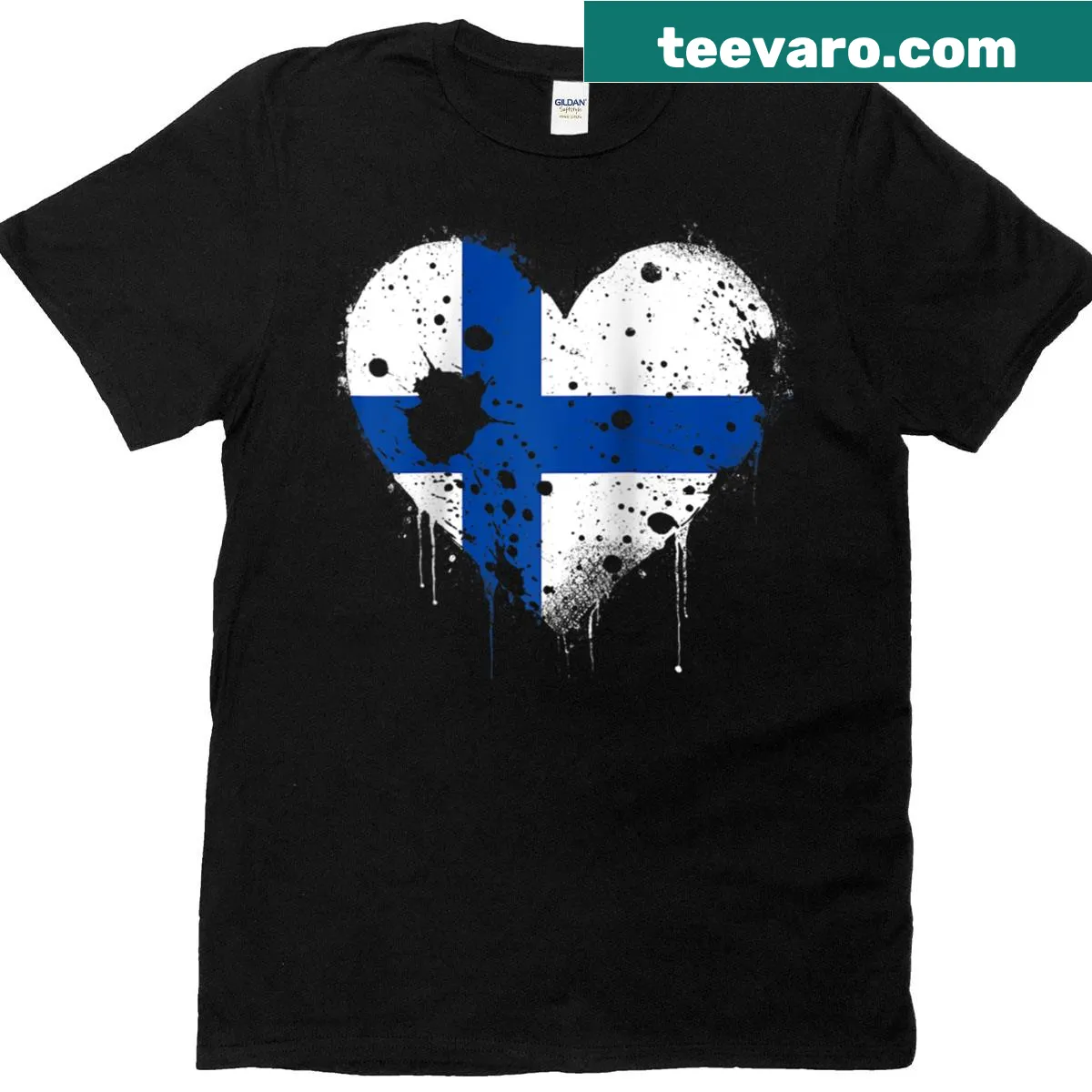 Vintage heart design with Finland flag on T-shirt — on a men's t-shirt