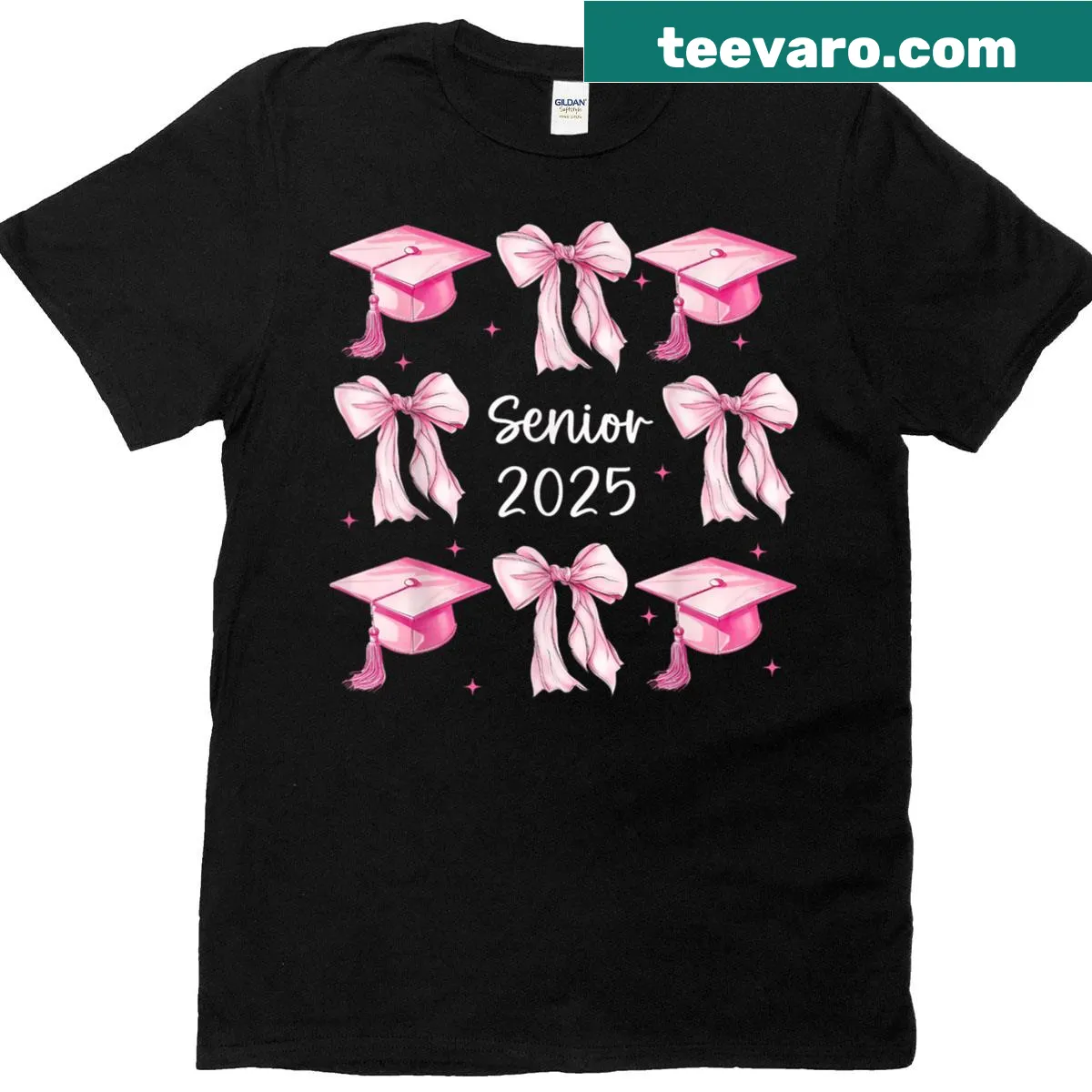 Hand-lettered Class of 2025 design with pink bow on a T-shirt — on a men's t-shirt