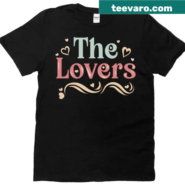 T-shirt with a warm design celebrating love and connection