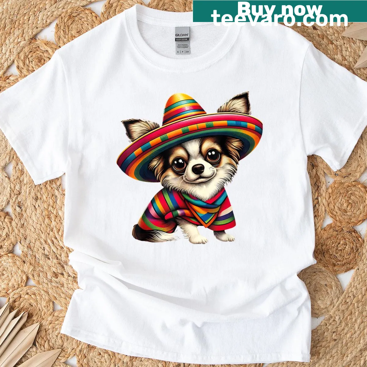 Chihuahua wearing a sombrero with tacos on a festive t-shirt — on a men's t-shirt