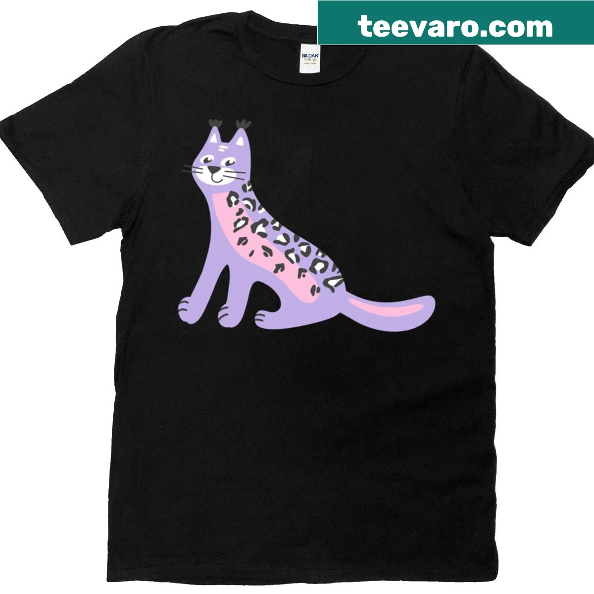 Illustration of a leopard on an oversized t-shirt — on a men's t-shirt