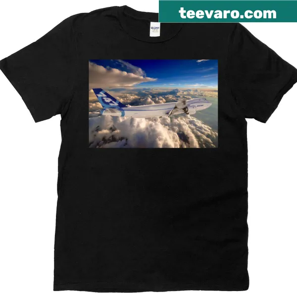 Oversized t-shirt featuring a detailed illustration of a Boeing 747-8F Freighter