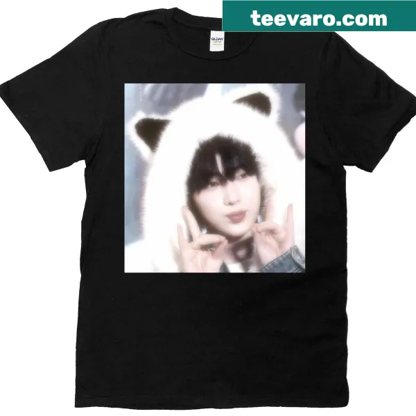 Oversized T-shirt with whimsical 'Sunoo Glowing 4kkkk' graphic