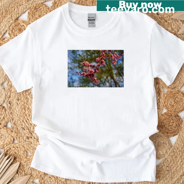 Playful typography t-shirt featuring the word 'Pretty' in pink