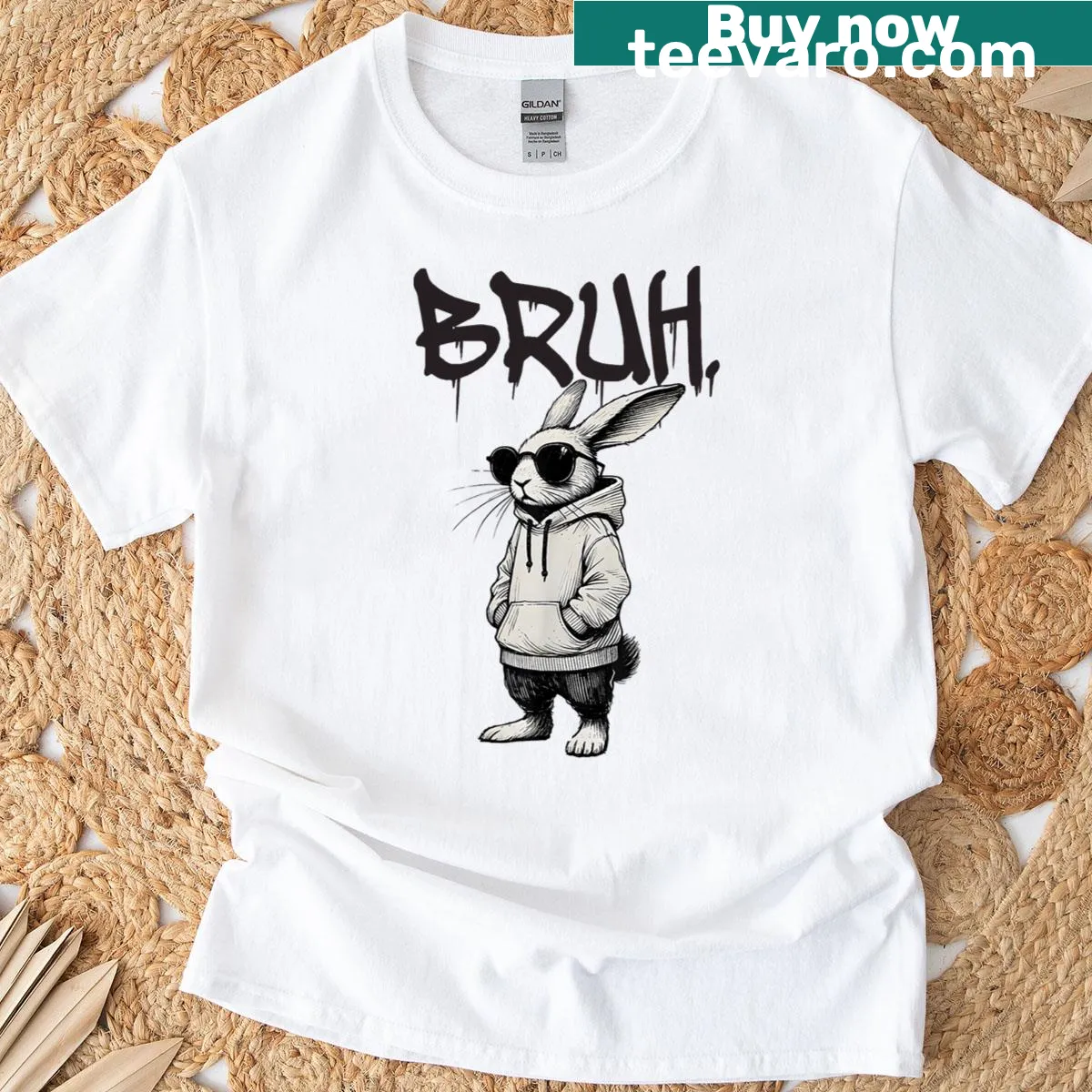 Cartoon bunny face with sunglasses on a fun kids t-shirt — on a men's t-shirt