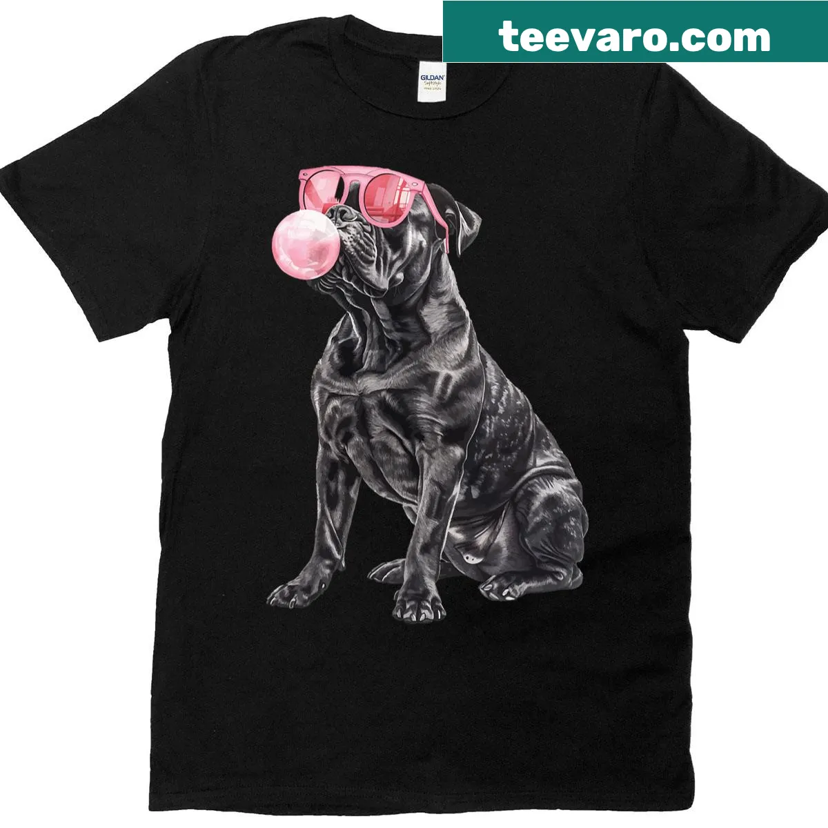 Cane Corso illustration chewing bubble gum on t-shirt — on a men's t-shirt