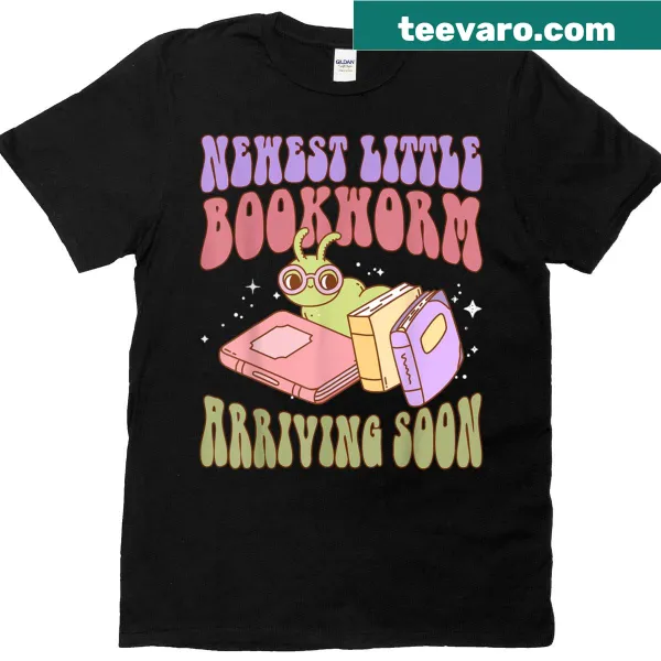 Maternity t-shirt with book-themed graphic announcing pregnancy.