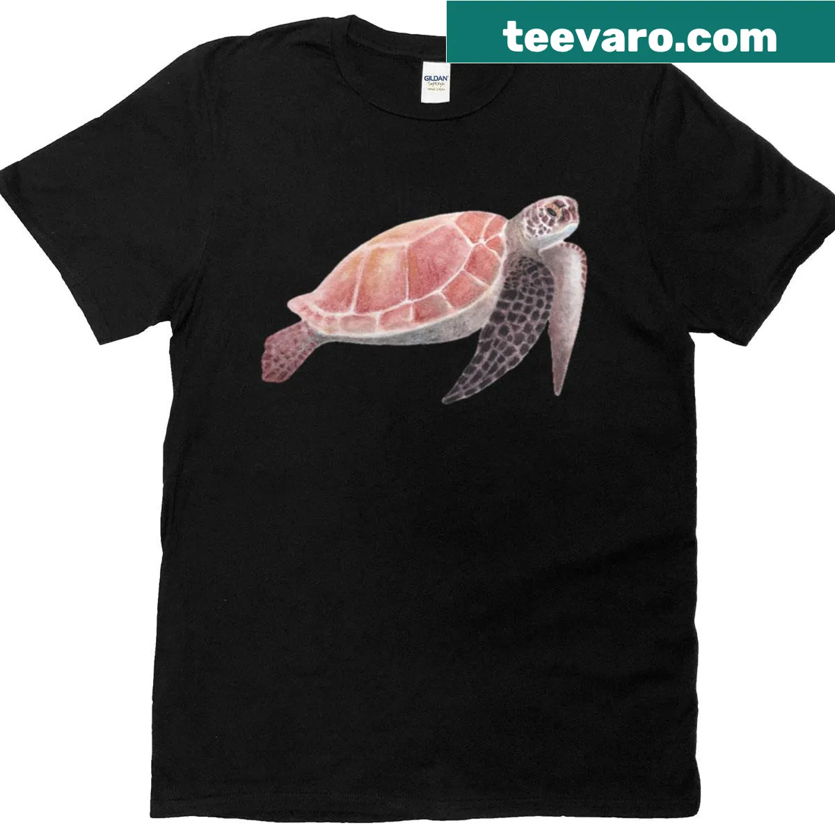 Adorable sea turtle drawing on an oversized t-shirt — on a men's t-shirt