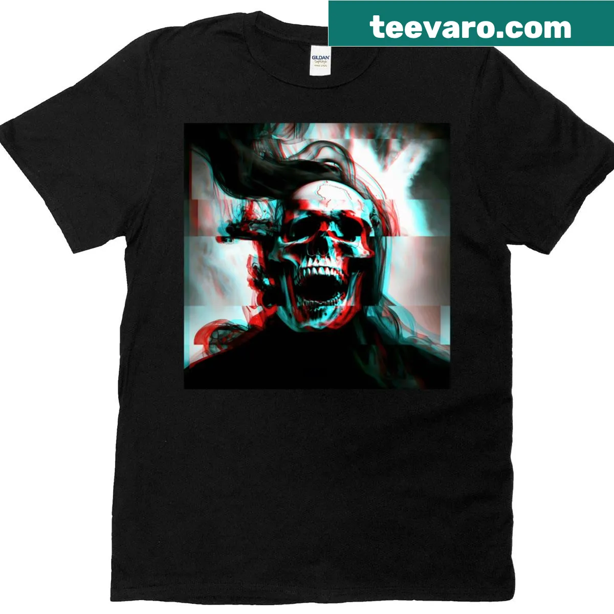 Oversized T-shirt with a glitch effect skull illustration — on a men's t-shirt