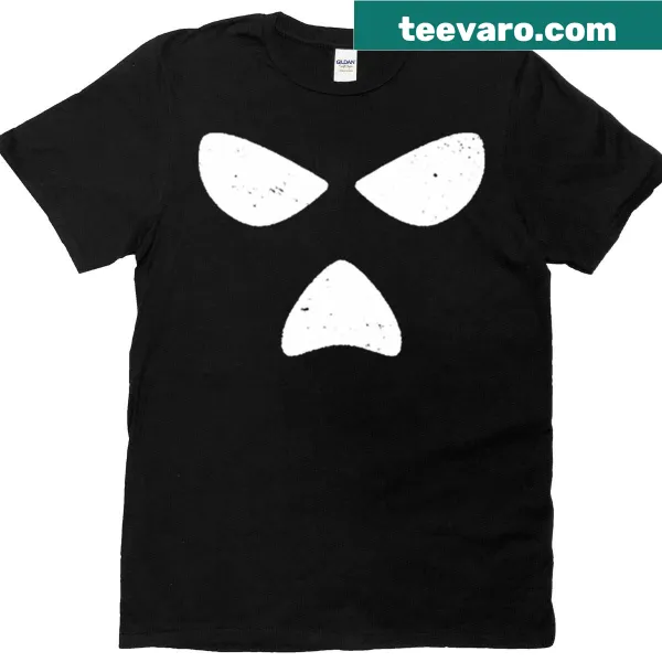 Bold typography T-shirt featuring the word 'Kneecap'