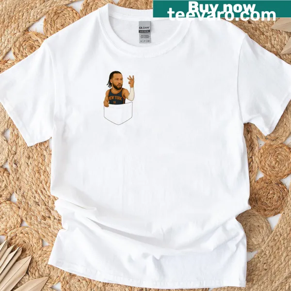 Graphic of Brunson in a pocket design on a Knicks t-shirt