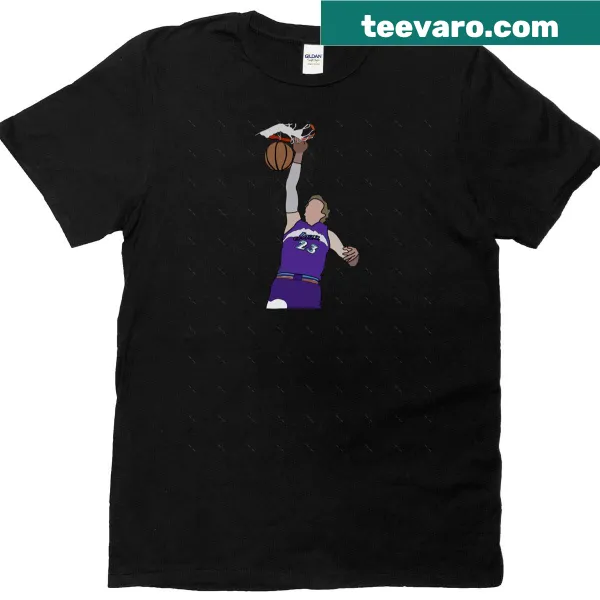 Oversized T-shirt featuring Lauri Markannen dunking