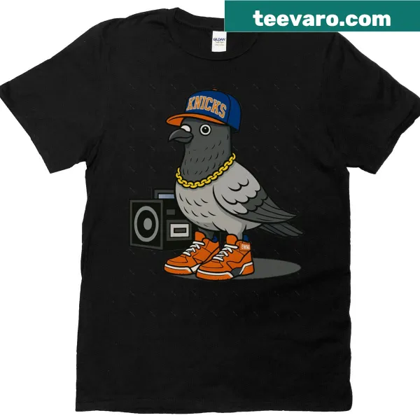 Oversized t-shirt featuring a pigeon with Knicks theme