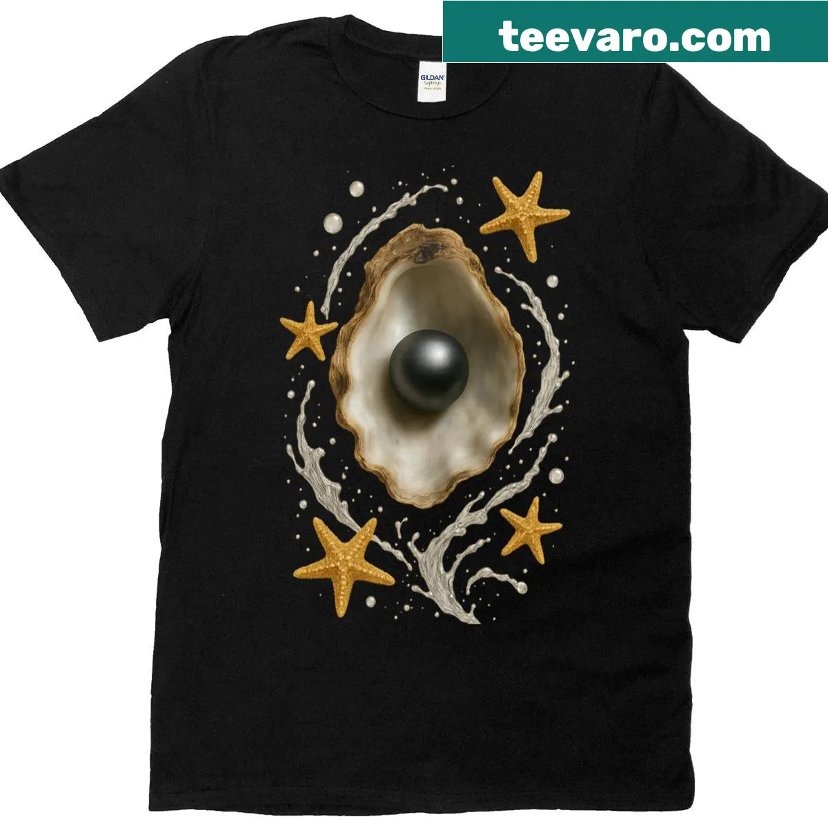 Illustration of golden starfish and black pearl in seashell on oversized T-shirt — on a men's t-shirt