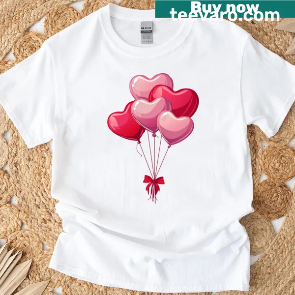 Charming T-shirt with heart-shaped balloon illustration