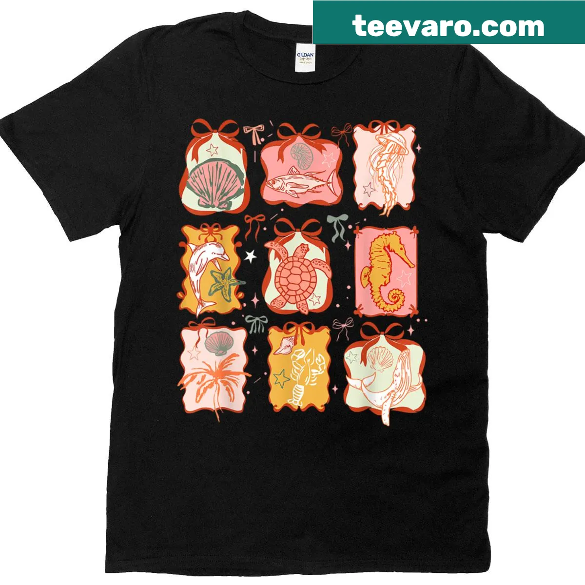 Cute T-shirt with sea animals and bows for summer vacations — on a men's t-shirt