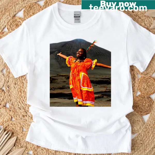 T-shirt featuring iconic Cuban motifs