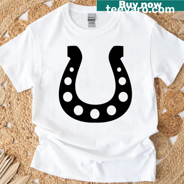 Illustration of a lucky horseshoe on a T-shirt